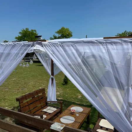 By The Sea Pansiyon *